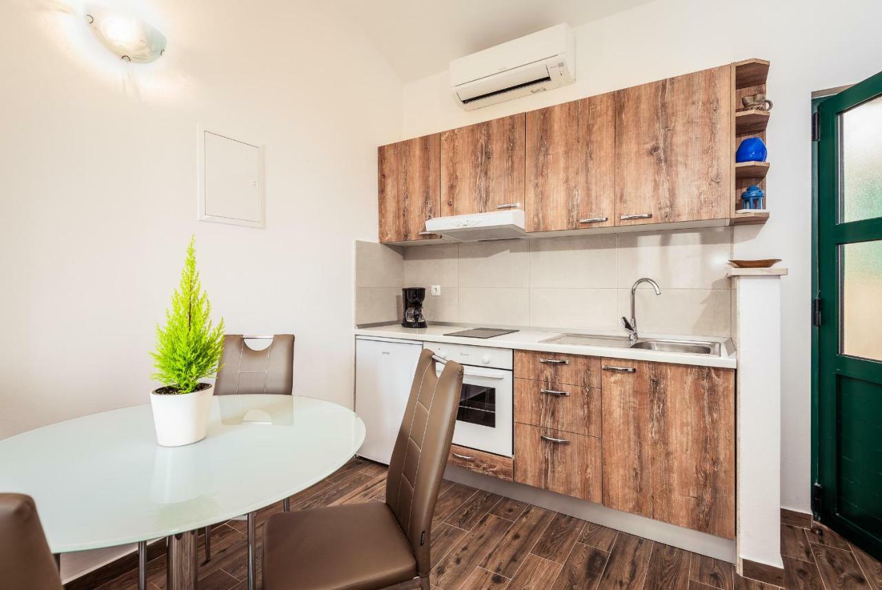 Apartmani Kremena Small Beach 200M Klek Exterior foto