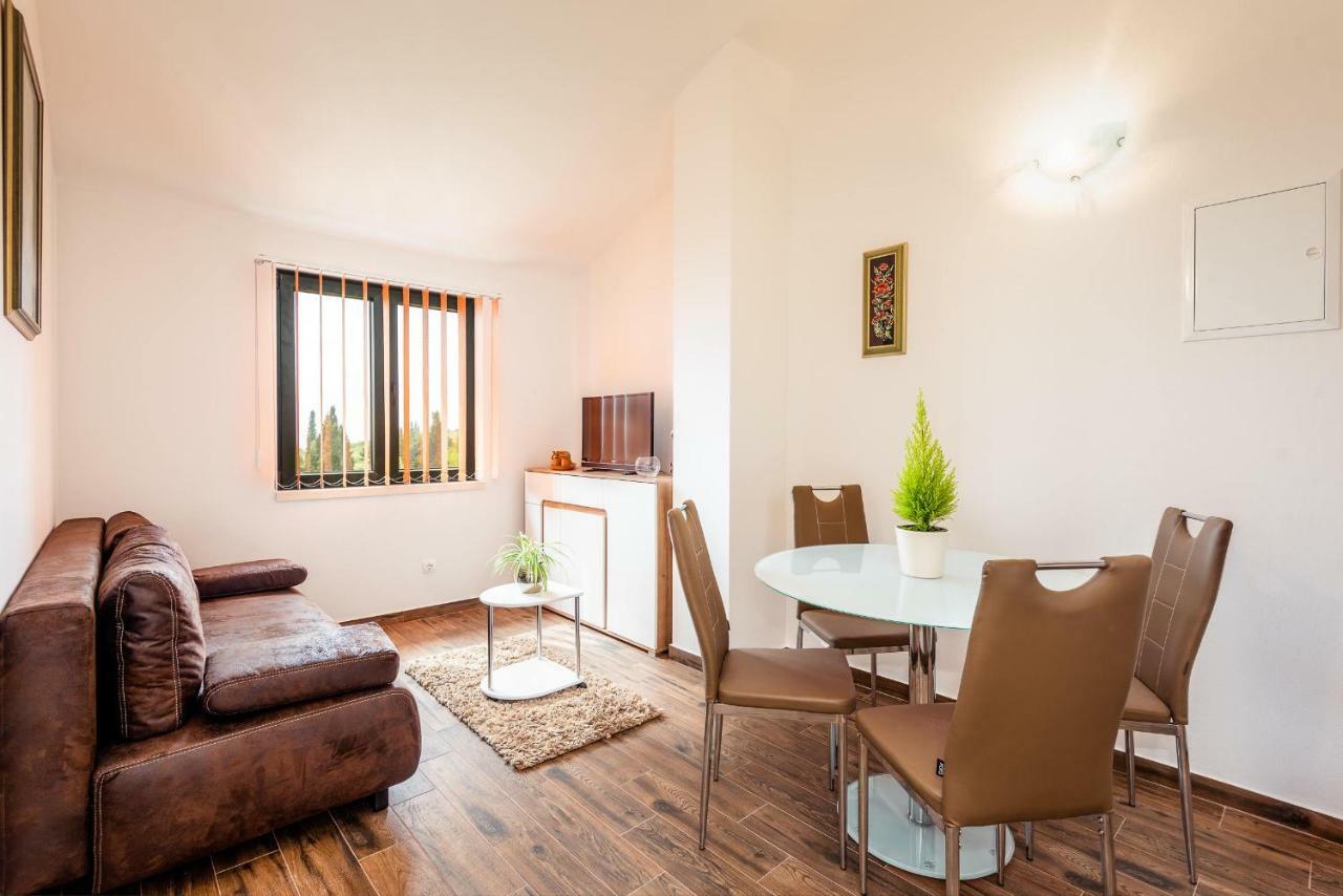 Apartmani Kremena Small Beach 200M Klek Exterior foto